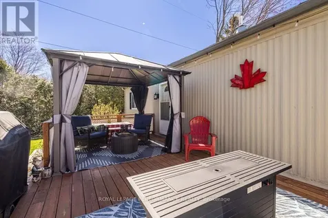 1034 Vista Barrett Private Ottawa ON K4P 1C8