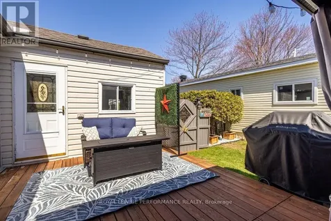 1034 Vista Barrett Private Ottawa ON K4P 1C8