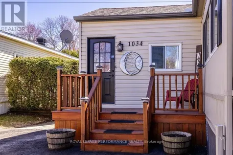 1034 Vista Barrett Private Ottawa ON K4P 1C8