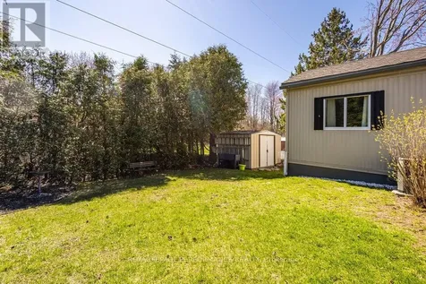 1034 Vista Barrett Private Ottawa ON K4P 1C8