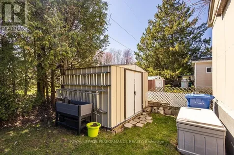 1034 Vista Barrett Private Ottawa ON K4P 1C8