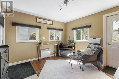 1034 Vista Barrett Private Ottawa ON K4P 1C8