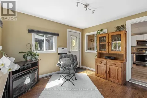 1034 Vista Barrett Private Ottawa ON K4P 1C8