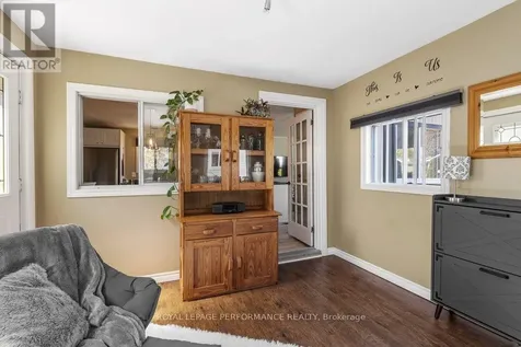 1034 Vista Barrett Private Ottawa ON K4P 1C8