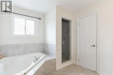 33 Pearl Street Wasaga Beach ON L9Z 0G9