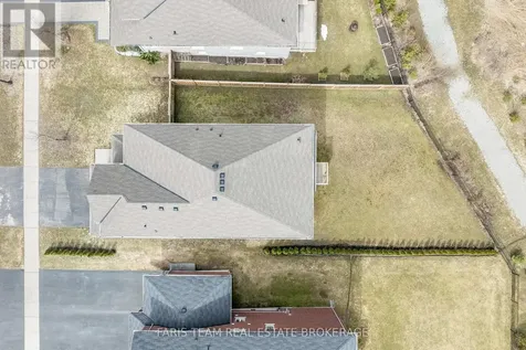 33 Pearl Street Wasaga Beach ON L9Z 0G9