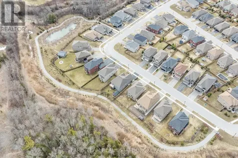 33 Pearl Street Wasaga Beach ON L9Z 0G9