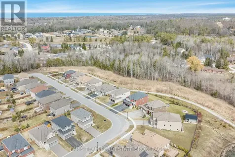 33 Pearl Street Wasaga Beach ON L9Z 0G9