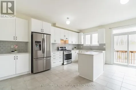 33 Pearl Street Wasaga Beach ON L9Z 0G9