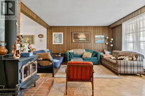 68 41st Street South Wasaga Beach ON L9Z 1Z6