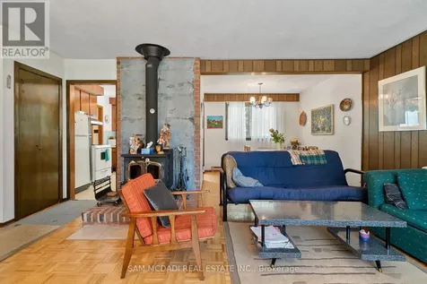 68 41st Street South Wasaga Beach ON L9Z 1Z6