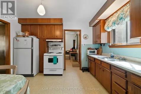 68 41st Street South Wasaga Beach ON L9Z 1Z6
