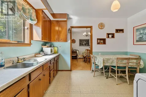 68 41st Street South Wasaga Beach ON L9Z 1Z6