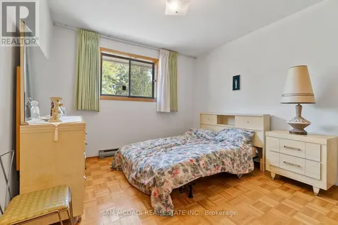 68 41st Street South Wasaga Beach ON L9Z 1Z6