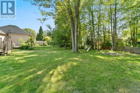 68 41st Street South Wasaga Beach ON L9Z 1Z6