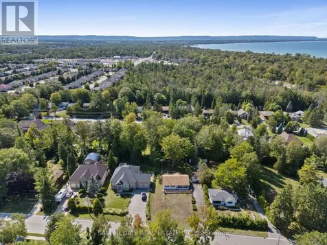 68 41st Street South Wasaga Beach ON L9Z 1Z6
