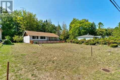 68 41st Street South Wasaga Beach ON L9Z 1Z6