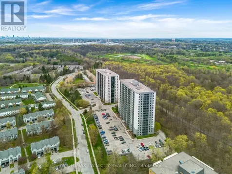 35 Green Valley Drive Kitchener ON N2P 2A5