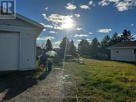 37 De L'etang Boulevard Kapuskasing ON P5N 2M6