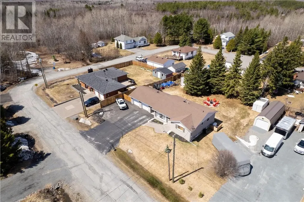 52 Cecil Street Garson ON P3L 1M6