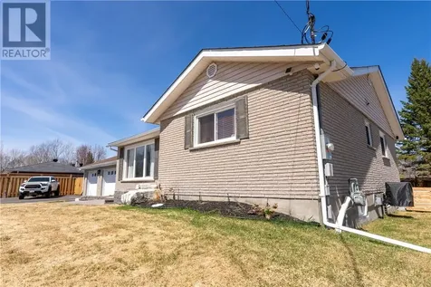 52 Cecil Street Garson ON P3L 1M6