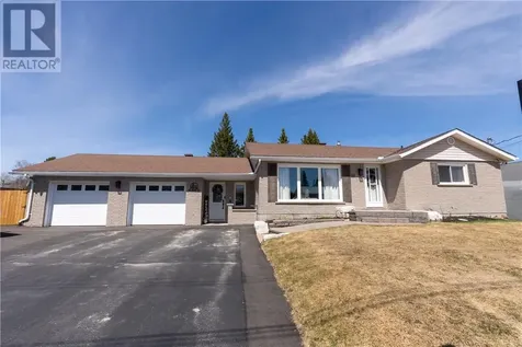 52 Cecil Street Garson ON P3L 1M6