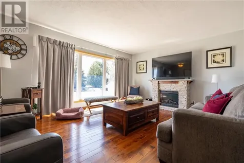 52 Cecil Street Garson ON P3L 1M6