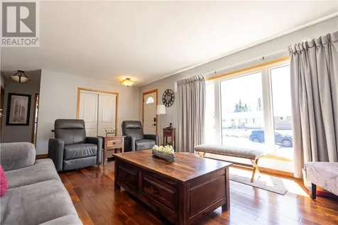 52 Cecil Street Garson ON P3L 1M6