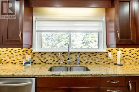 52 Cecil Street Garson ON P3L 1M6