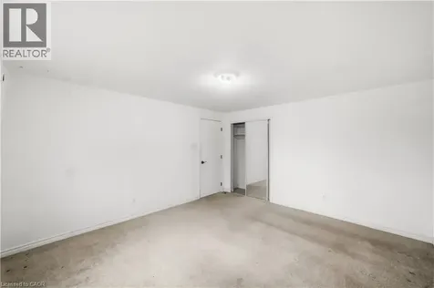 76 Borden Parkway Kitchener ON N2M 3T4