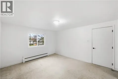 76 Borden Parkway Kitchener ON N2M 3T4