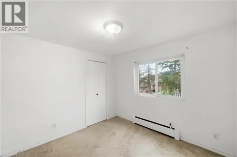 76 Borden Parkway Kitchener ON N2M 3T4