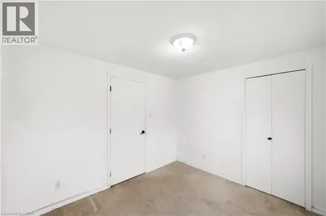 76 Borden Parkway Kitchener ON N2M 3T4