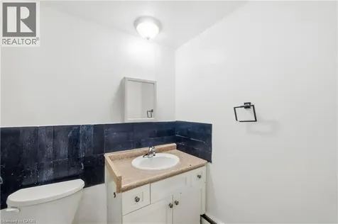 76 Borden Parkway Kitchener ON N2M 3T4