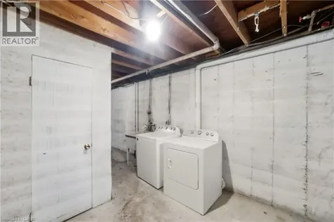 76 Borden Parkway Kitchener ON N2M 3T4