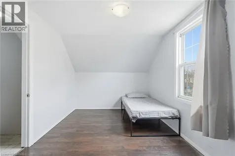 5432 Mcrae Street Niagara Falls ON L2E 1R5