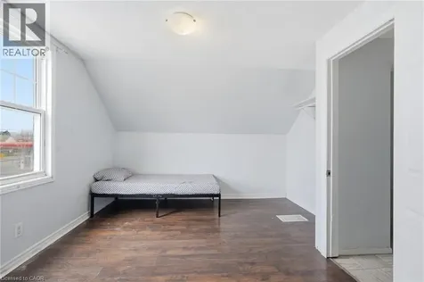 5432 Mcrae Street Niagara Falls ON L2E 1R5