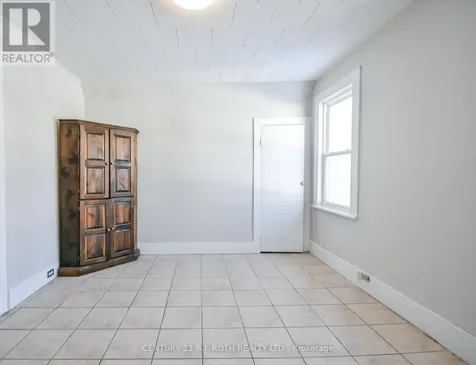 57 Nottawasaga Street Orillia ON L3V 3J5