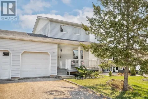 15 Jennings Drive Penetanguishene ON L9M 1K1