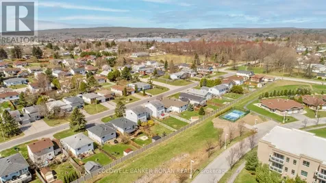 15 Jennings Drive Penetanguishene ON L9M 1K1