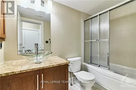 800 Melwood Avenue Ottawa ON K2A 3C3