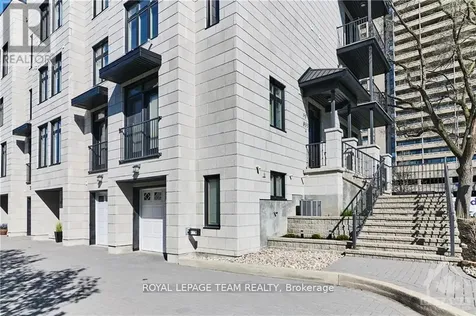 800 Melwood Avenue Ottawa ON K2A 3C3