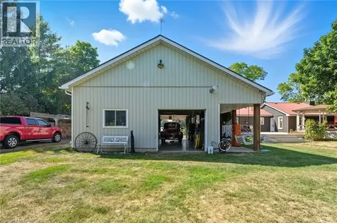 394 Bishopsgate Road Brantford ON N3R 0B8
