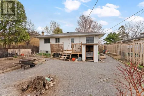 1318 Avenue Q Ottawa ON K1G 0B6