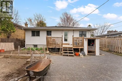 1318 Avenue Q Ottawa ON K1G 0B6