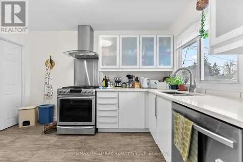 1318 Avenue Q Ottawa ON K1G 0B6