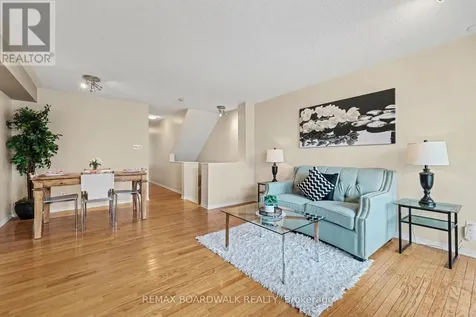 1607 Locksley Lane Ottawa ON K1J 1B6