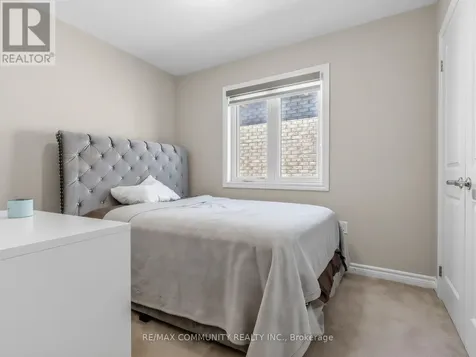 62 Littlewood Drive Whitby ON L1P 0H4