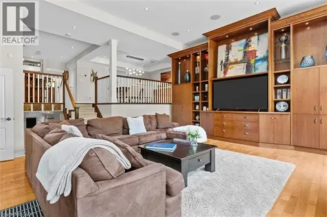 373 Torrance Street Burlington ON L7R 2R7