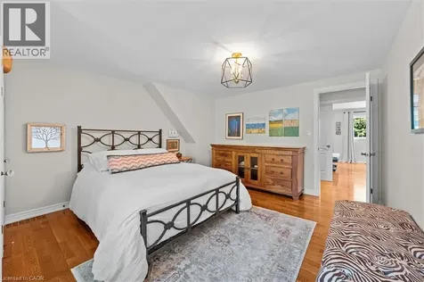 373 Torrance Street Burlington ON L7R 2R7